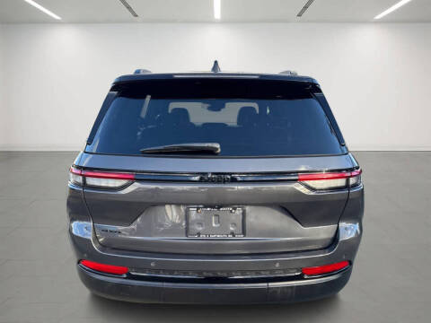 2022 Jeep Grand Cherokee Altitude