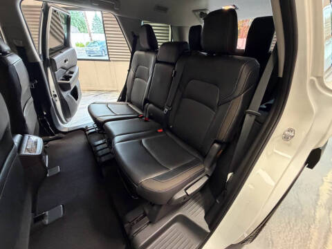 2023 Nissan Pathfinder SL