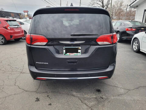 2018 Chrysler Pacifica Touring L