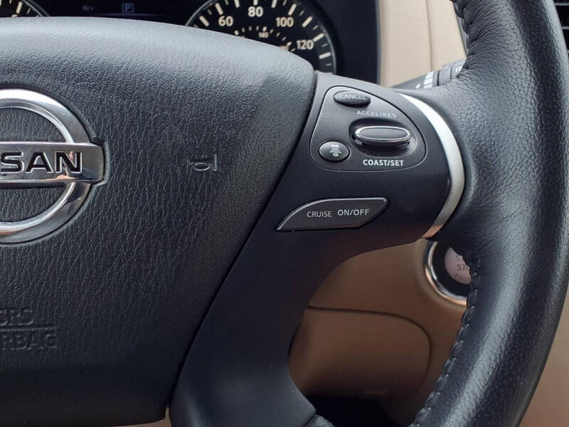 2020 Nissan Pathfinder SV