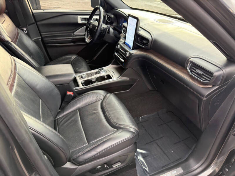 2020 Ford Explorer Platinum