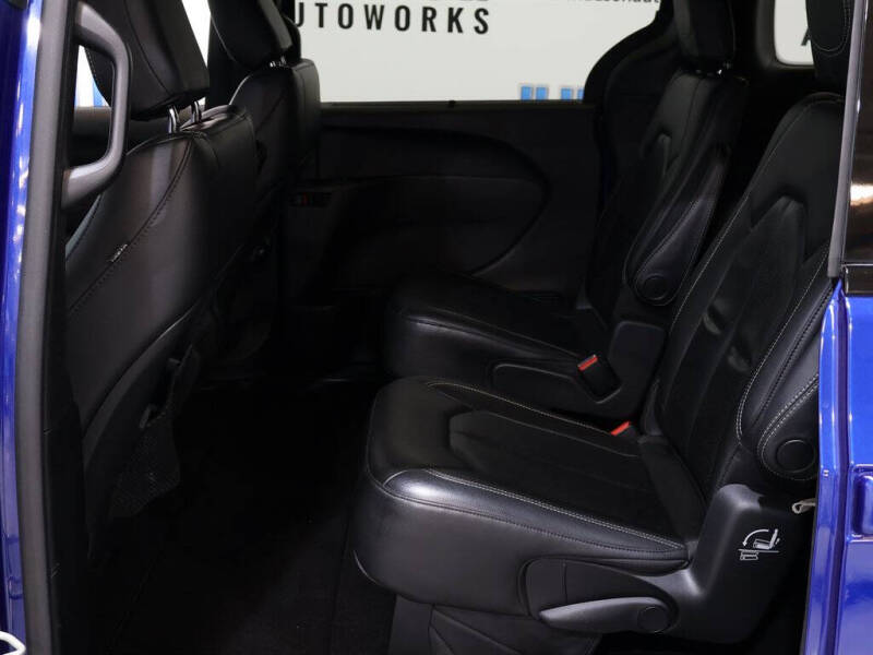 2020 Chrysler Pacifica Touring L