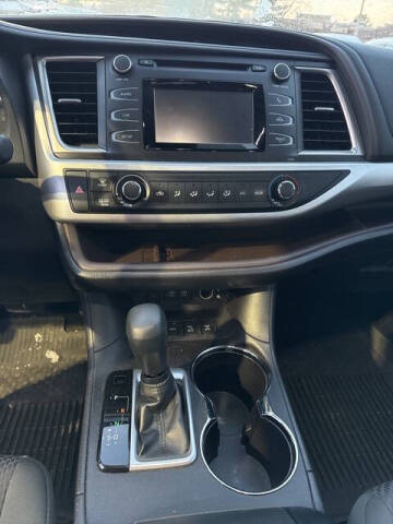 2018 Toyota Highlander LE