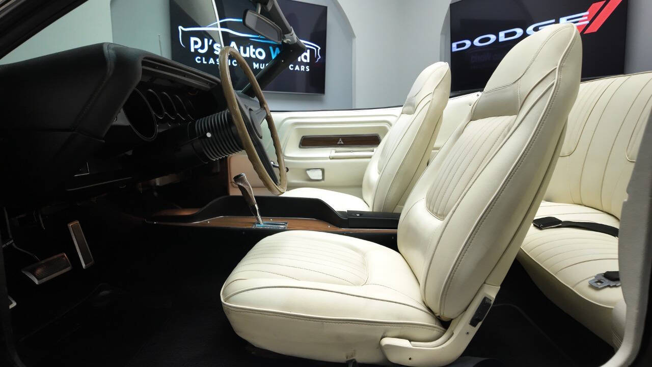 1970 Dodge Challenger 51