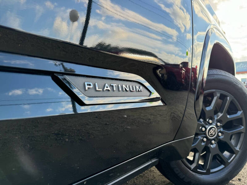 2022 Toyota Tundra Platinum photo 10