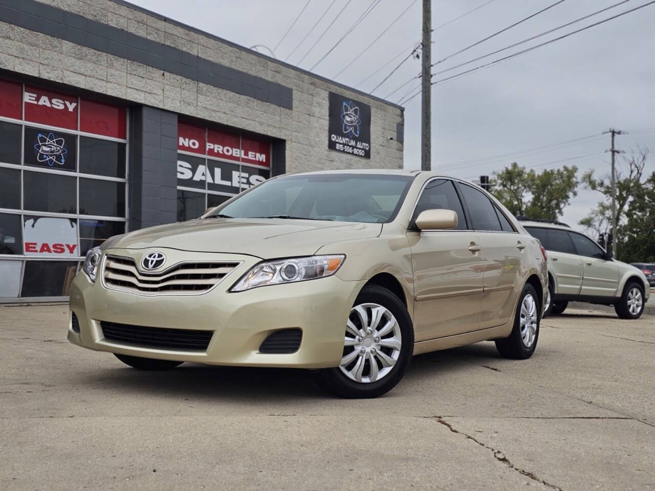 2010 Toyota Camry for sale at Quantum Auto Co in Plainfield, IL