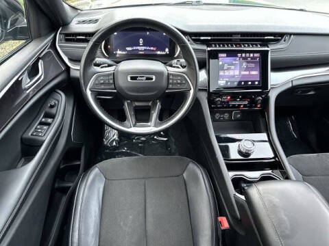 2022 Jeep Grand Cherokee Altitude