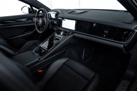 2025 Porsche Panamera 4