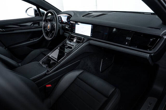 2025 Porsche Panamera 4