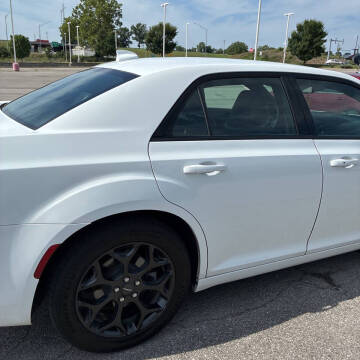2019 Chrysler 300 S
