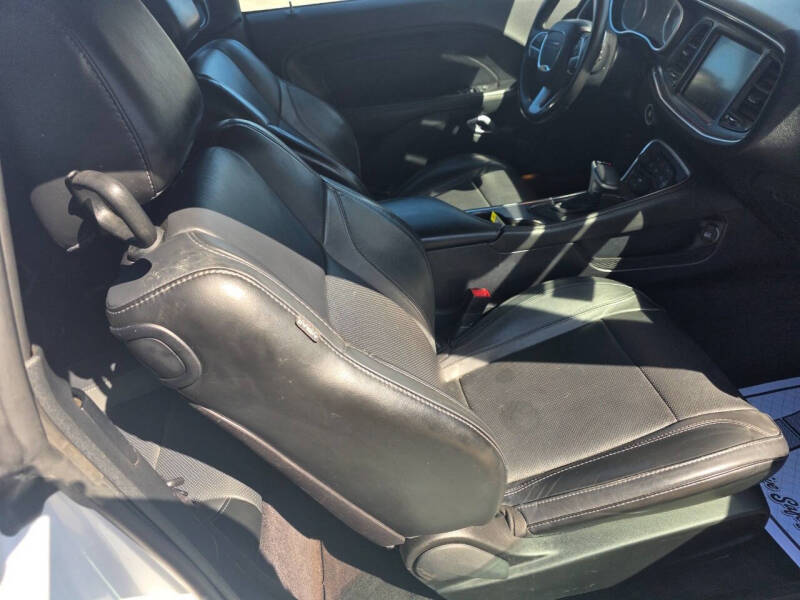 2016 Dodge Challenger SXT Plus
