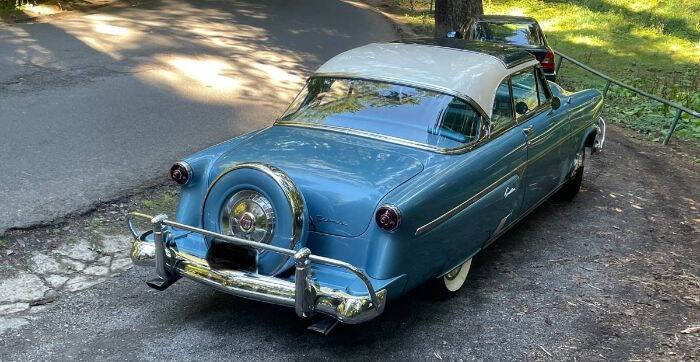 1954 Ford Crestline
