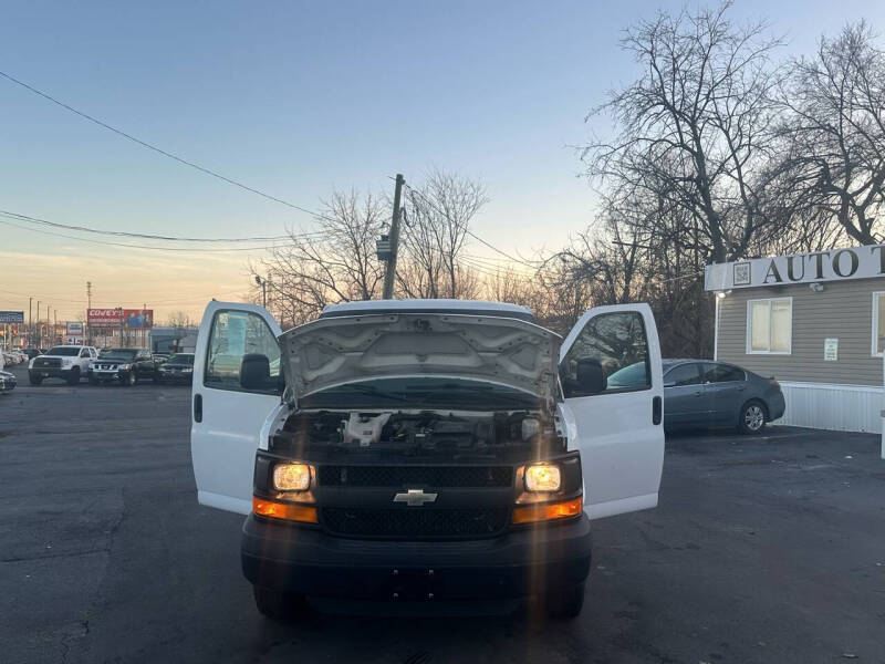 2015 Chevrolet Express Cargo Work Van photo 21