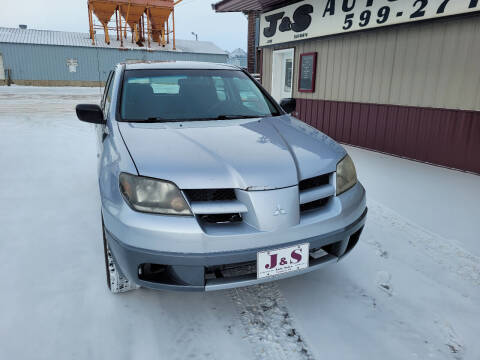 2004 Mitsubishi Outlander for sale at J & S Auto Sales in Thompson ND
