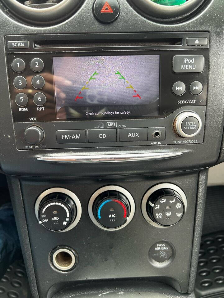 2011 Nissan Rogue SV AWD 4dr Crossover - Off White exterior view 14