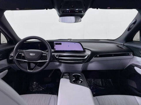 2024 Cadillac LYRIQ Luxury 1