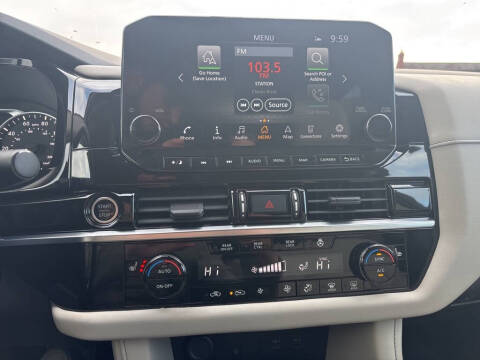 2023 Nissan Pathfinder SL