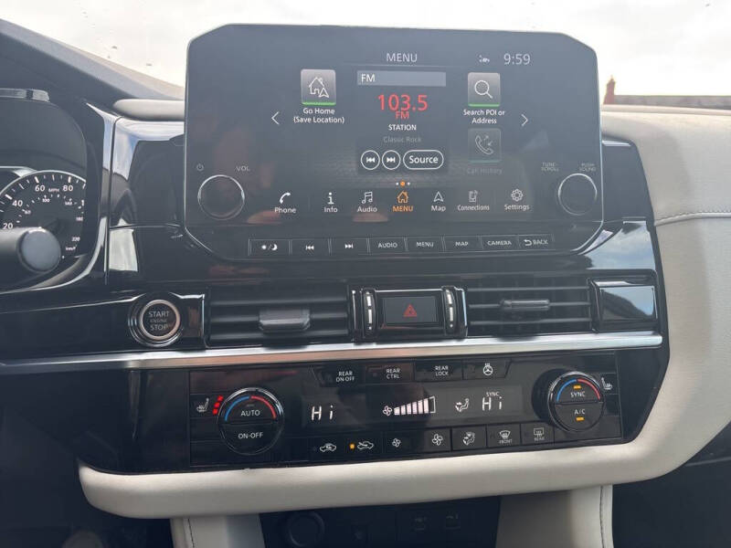 2023 Nissan Pathfinder SL