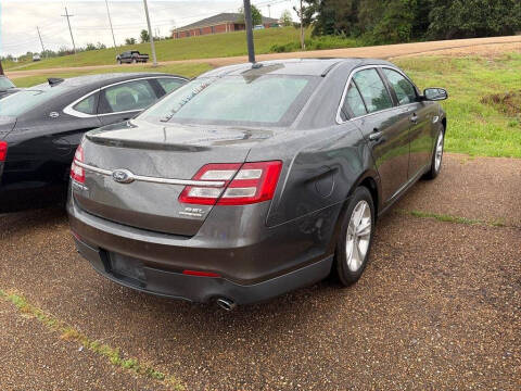 2018 Ford Taurus SEL