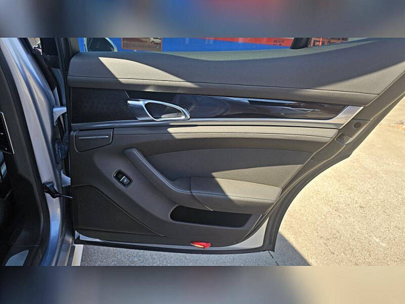 2016 Porsche Panamera