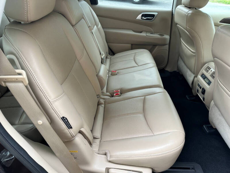 2020 Nissan Pathfinder Platinum
