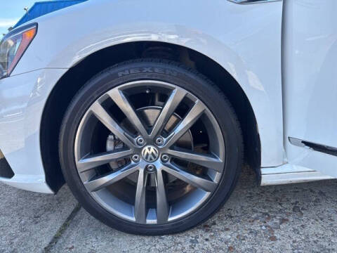 2017 Volkswagen Passat 1.8T R-Line