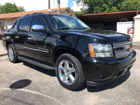 2013 Chevrolet Avalanche for sale at Auto A to Z / General McMullen in San Antonio TX