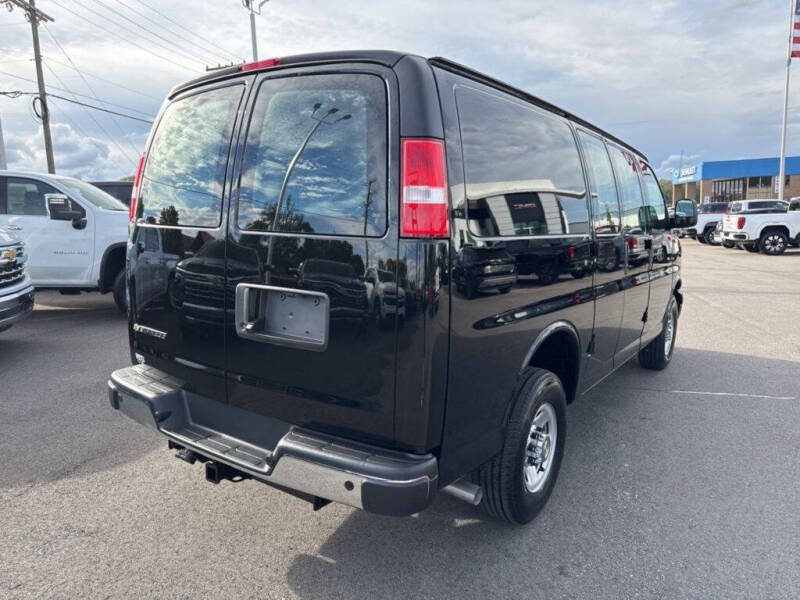 2025 Chevrolet Express 2500