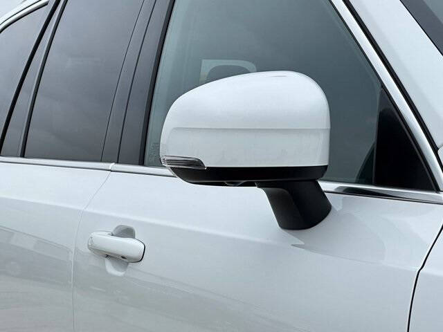 2025 Volvo XC90 T8 Plus Bright Theme 7P