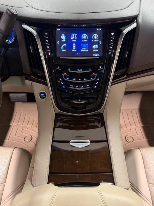 2017 Cadillac Escalade ESV Premium Luxury