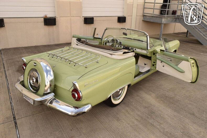 1956 Ford Thunderbird