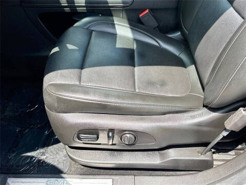2021 GMC Acadia SLT