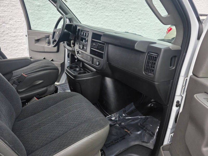 2025 Chevrolet Express 2500