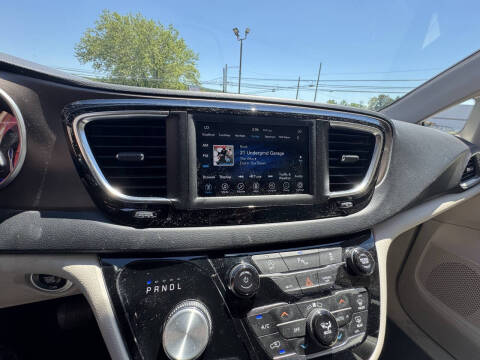 2019 Chrysler Pacifica Touring L 35th Anniversary