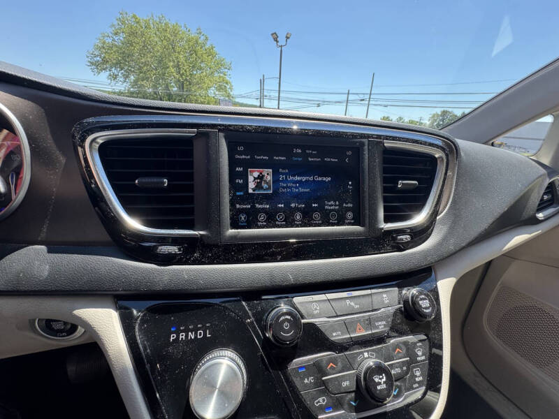 2019 Chrysler Pacifica Touring L 35th Anniversary