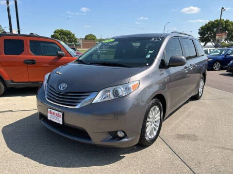 2017 Toyota Sienna for sale at De Anda Auto Sales in South Sioux City NE