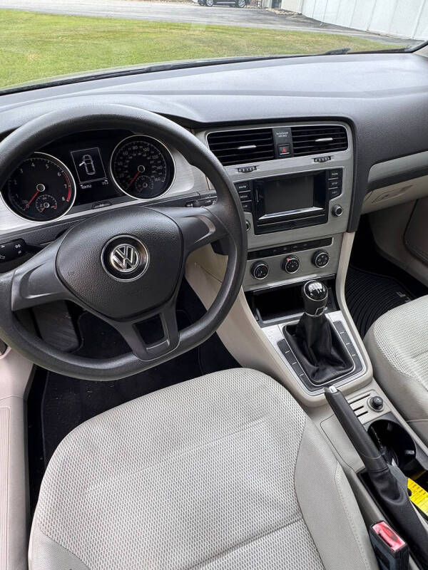2016 Volkswagen Golf TSI