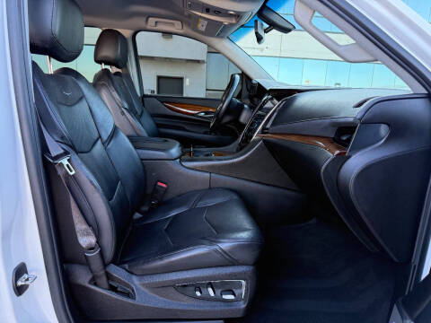 2017 Cadillac Escalade ESV Standard