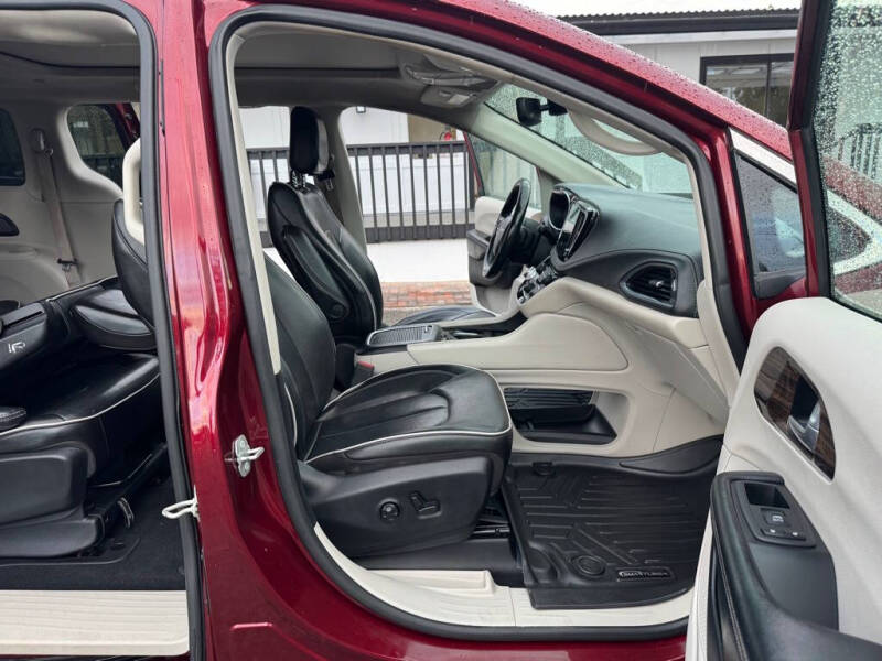 2022 Chrysler Pacifica Hybrid Limited