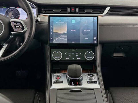 2024 Jaguar F-PACE P250 R-Dynamic S