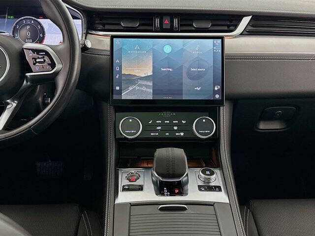 2024 Jaguar F-PACE P250 R-Dynamic S