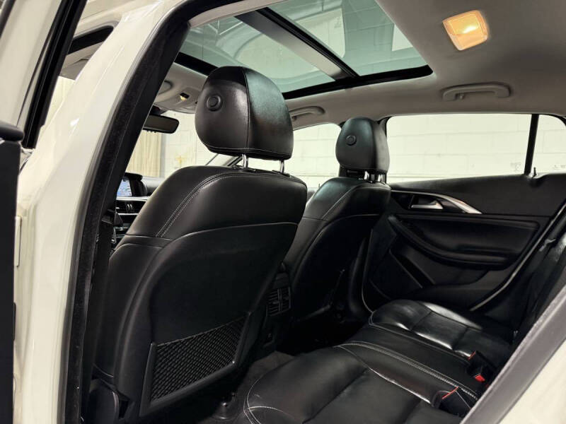 2018 Infiniti QX30 Premium