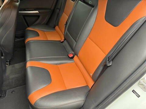 2018 Volvo V60 Cross Country T5 Premier