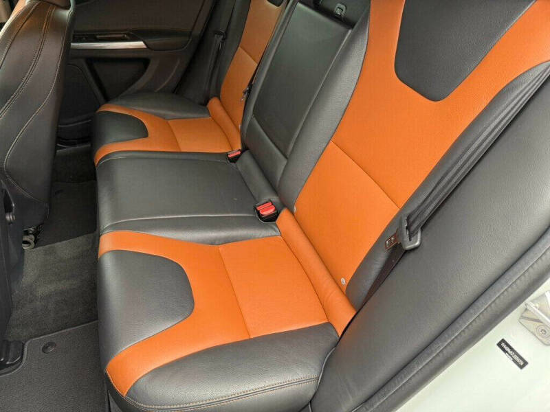 2018 Volvo V60 Cross Country T5 Premier