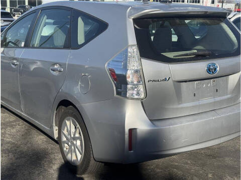 2012 Toyota Prius v Three