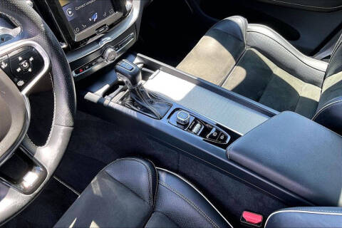 2018 Volvo XC60 T6 R-Design