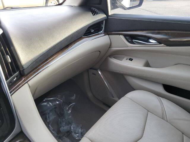 2018 Cadillac Escalade Luxury