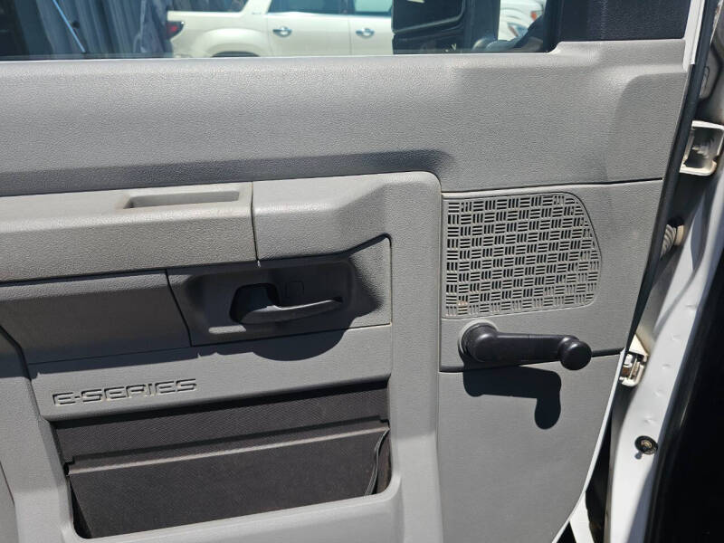 2011 Ford E-Series E-250