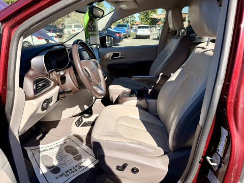 2017 Chrysler Pacifica Touring-L