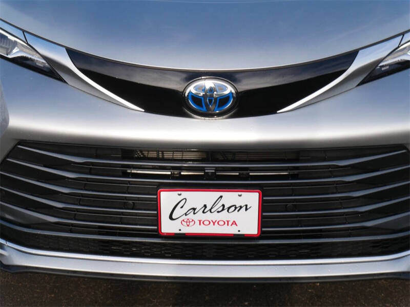 2025 Toyota Sienna Platinum 7-Passenger